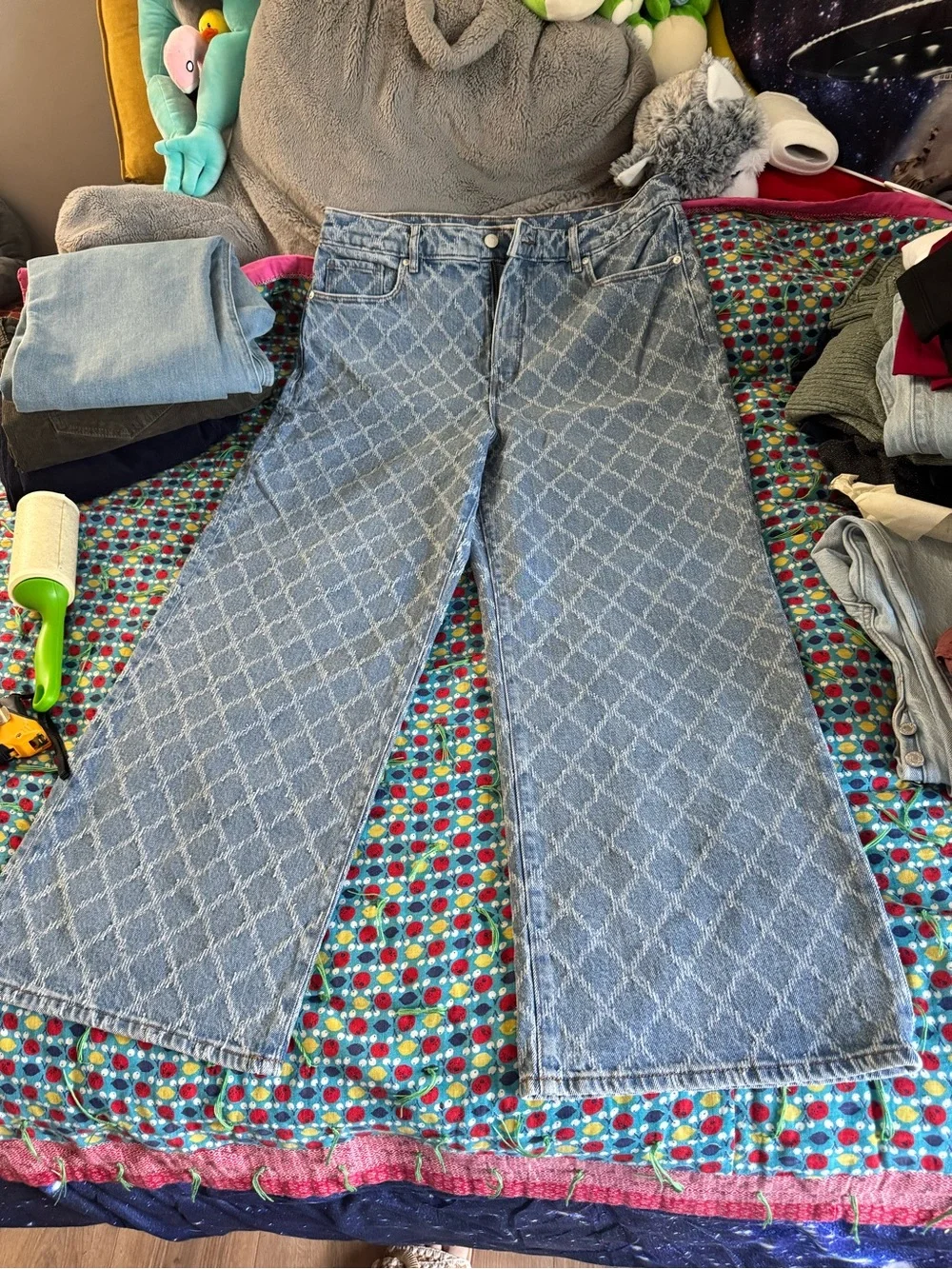 NWOT LOFT High-Rise Wide Leg Crop Diamond Quilted-Pattern Jeans - Light Blue